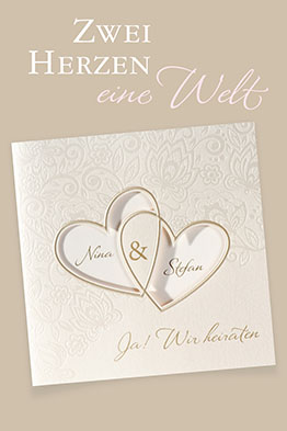Elegante Hochzeitseinladungen mit zwei goldenen Herzen, Sichtstanzungen und Blumenmuster.