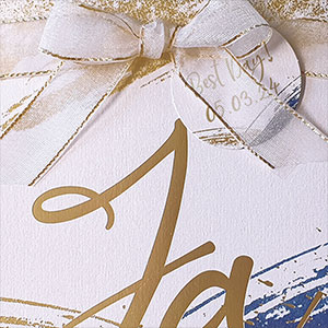 Vergrößerte Abbildung Der goldene Foliendruck im Detail.