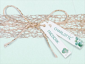 Vergrößerte Abbildung Foto der golddurchwirkten Spitze.