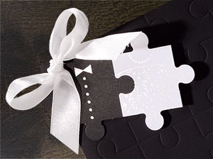 Vergrößerte Abbildung Eine vergrößerte Darstellung des kleinen, angeknüpften Puzzleteils.