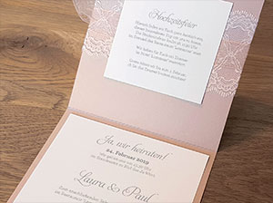 Detailaufnahme der Einleger – vergrößerte Abbildung Detail der Text-Einleger