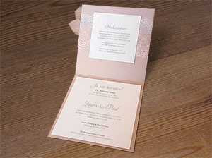 Die aufgeklappte Karte – vergrößerte Abbildung Aufgeklappte Karte