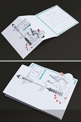 Aufgeklappte, bedruckte Karte.