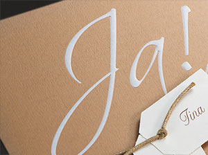 Vergrößerte Darstellung 1 der Hochzeitseinladungen – Vintage – Packpapier Hochzeitseinladungen – Vintage – Packpapier – Detail der beiden Anhänger