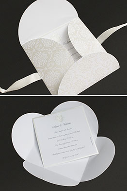 Geöffnete Einladungskarte, mit Texteinleger