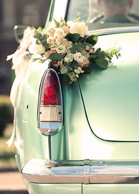 Geschmücktes Brautauto